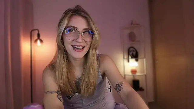 Snapshot of Dakotaa_ chatting on November 28, 2025, 4:37 am Dakotaa online show from November 28, 2025, 4:37 am