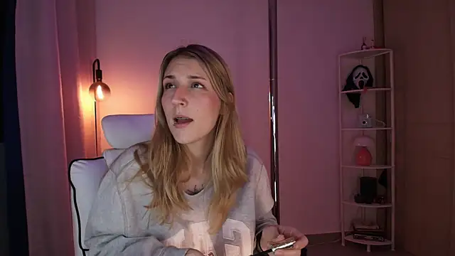 Snapshot of Dakotaa_ chatting on December 17, 2025, 4:40 am Dakotaa online show from December 17, 2025, 4:40 am