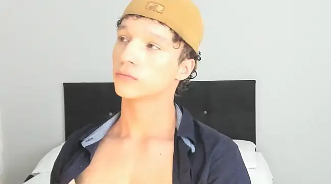 Snapshot of angelcortes chatting on February 22, 2025, 8:42 pm angelcortes online show from February 22, 2025, 8:42 pm