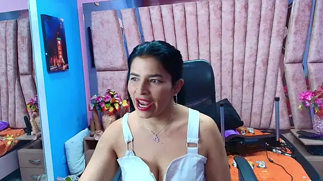 HornySkinny26 online show from November 14, 2025, 5:28 am