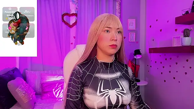 CoralineRicce  online show from February 19, 2025, 5:27 am