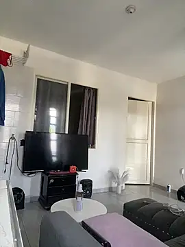 valendoll online show from October 30, 2025, 8:31 pm