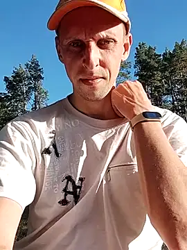 Snapshot of Yrikos1 chatting on September 22, 2025, 2:08 pm Yrikos1 online show from September 22, 2025, 2:08 pm