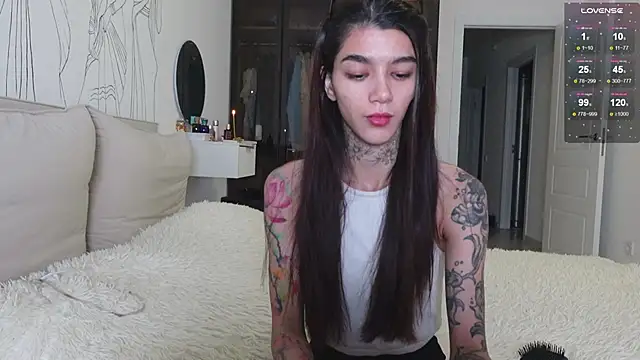 vinkitinkii online show from November 16, 2025, 5:35 am