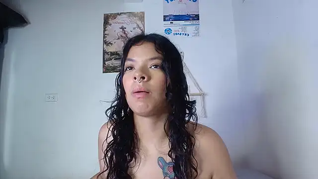 yungelitamor  online show from March 12, 2025, 9:02 am