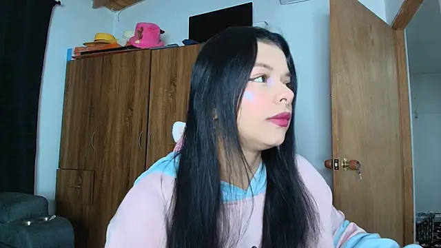 Snapshot of yungelitamor_ chatting on July 27, 2026, 5:25 am yungelitamor online show from July 27, 2026, 5:25 am