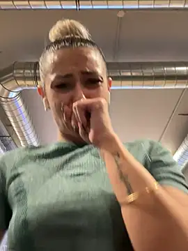 Snapshot of petrouchkaaa_ chatting on January 21, 2025, 9:46 am petrouchkaaa online show from January 21, 2025, 9:46 am