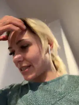 Snapshot of petrouchkaaa_ chatting on February 25, 2025, 9:31 am petrouchkaaa online show from February 25, 2025, 9:31 am