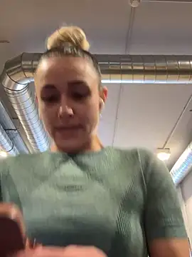 Snapshot of petrouchkaaa_ chatting on March 13, 2025, 9:32 am petrouchkaaa online show from March 13, 2025, 9:32 am