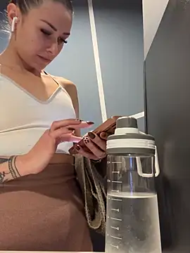 petrouchkaaa  online show from March 17, 2025, 9:22 am