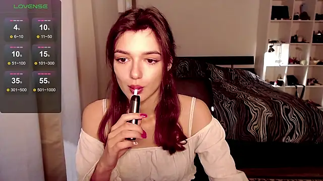 Snapshot of olivia_jeas chatting on March 18, 2025, 7:10 pm olivia jeas online show from March 18, 2025, 7:10 pm