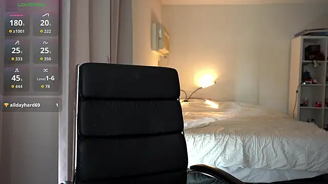 Snapshot of olivia_jeas chatting on November 4, 2025, 9:03 pm olivia jeas online show from November 4, 2025, 9:03 pm