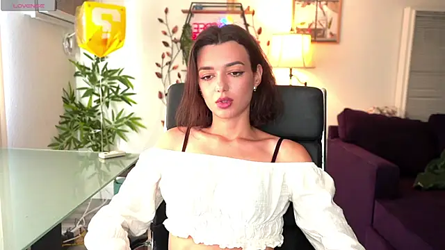 olivia jeas online show from May 11, 2026, 11:24 pm