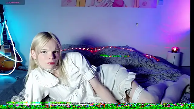 Snapshot of Emily_Nyaffee chatting on July 25, 2026, 4:37 pm Emily Nyaffee online show from July 25, 2026, 4:37 pm