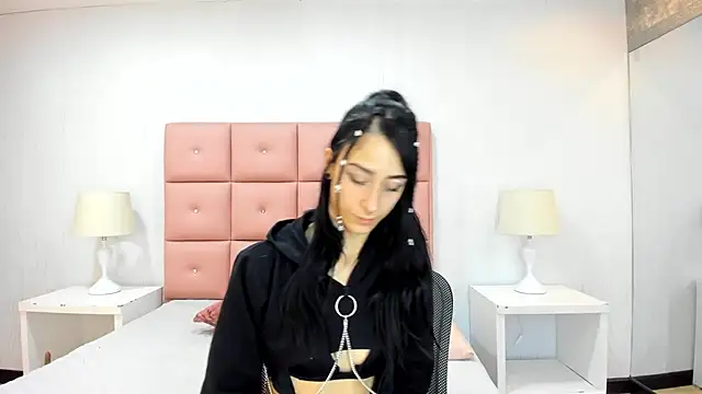 lhiamfit online show from January 22, 2025, 4:02 pm