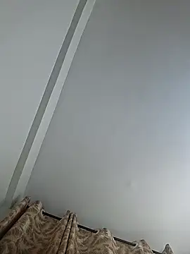 hornycreamybabe online show from October 5, 2025, 9:13 pm