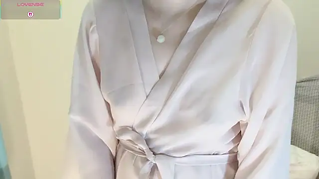 A-xena online show from December 17, 2025, 2:39 am