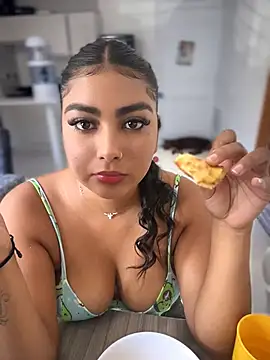 NatashaBrown12 online show from April 26, 2026, 2:48 pm