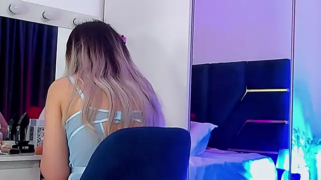 Snapshot of AllisonSweets chatting on March 25, 2026, 10:43 am AllisonSweets online show from March 25, 2026, 10:43 am