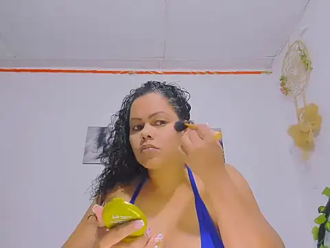 Snapshot of Alhelqueen chatting on February 19, 2026, 1:07 pm Alhelqueen online show from February 19, 2026, 1:07 pm