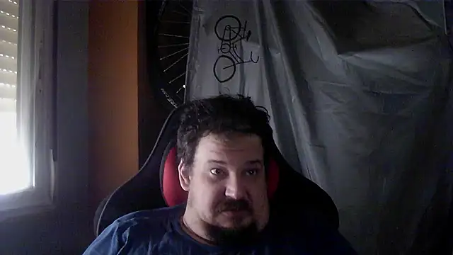 Snapshot of porkorossy chatting on June 2, 2026, 7:43 am porkorossy online show from June 2, 2026, 7:43 am