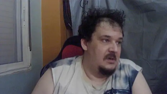 Snapshot of porkorossy chatting on June 15, 2026, 10:23 pm porkorossy online show from June 15, 2026, 10:23 pm