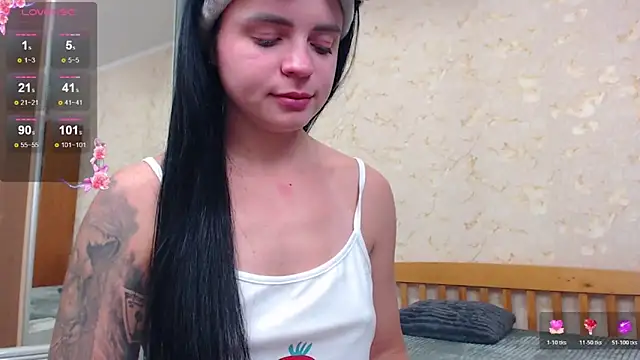 Snapshot of JuicyJess chatting on October 24, 2025, 10:39 pm JuicyJess online show from October 24, 2025, 10:39 pm