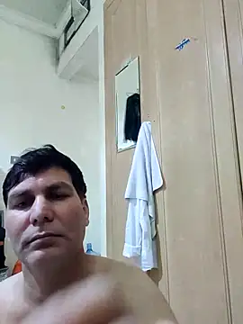 Snapshot of ZIMMY25 chatting on April 18, 2026, 6:50 am ZIMMY25 online show from April 18, 2026, 6:50 am