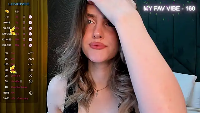 Snapshot of Skinny_Alice chatting on December 4, 2024, 1:14 am Skinny Alice online show from December 4, 2024, 1:14 am
