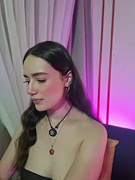 Kate Amaretto  online show from May 17, 2026, 2:09 am