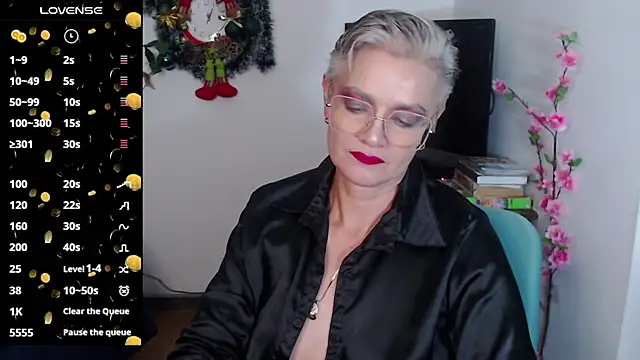 scarlett paris22 online show from January 4, 2025, 12:05 am