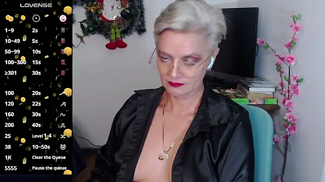 scarlett paris22 online show from January 4, 2025, 3:07 am