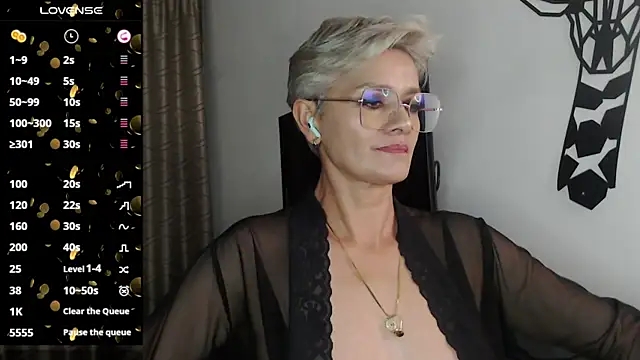 scarlett paris22 online show from January 18, 2025, 2:36 am