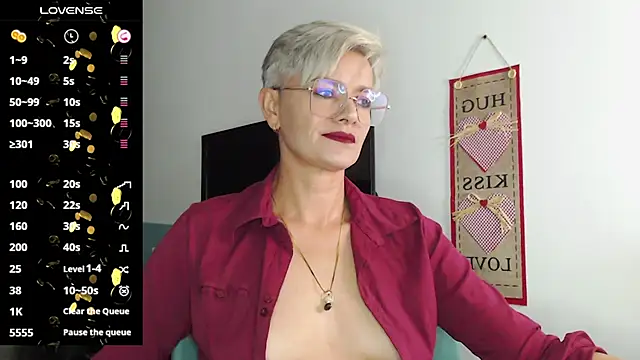 scarlett paris22 online show from February 12, 2025, 2:14 am