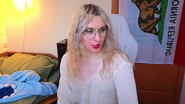 Lori Myaf online show from February 4, 2026, 2:12 pm