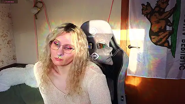 Lori Myaf online show from February 24, 2026, 1:31 pm