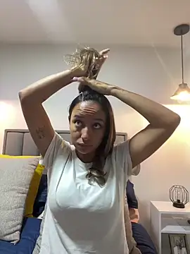 DianaHopson online show from January 10, 2025, 12:36 pm