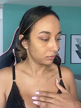 DianaHopson online show from January 17, 2025, 6:02 pm