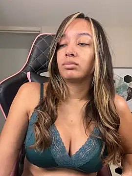 Snapshot of DianaHopson chatting on September 29, 2025, 11:26 am DianaHopson online show from September 29, 2025, 11:26 am