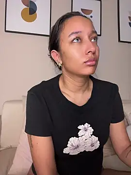 DianaHopson online show from June 18, 2026, 11:58 am