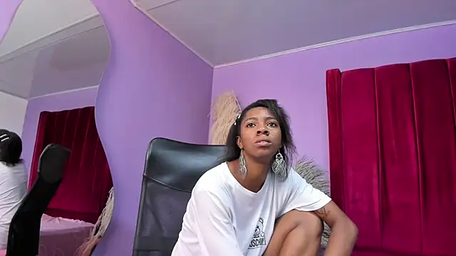Shanelle   online show from May 4, 2026, 1:29 pm
