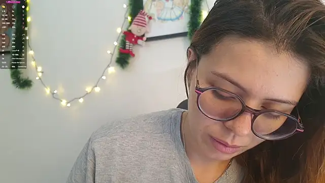 irinasweet27 online show from December 13, 2024, 12:28 pm