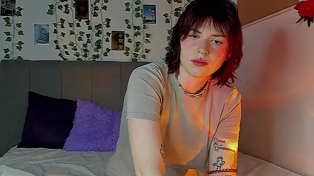 miss Lizzy online show from December 9, 2024, 1:07 am