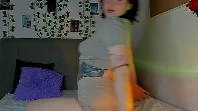 miss Lizzy online show from December 9, 2024, 4:12 am