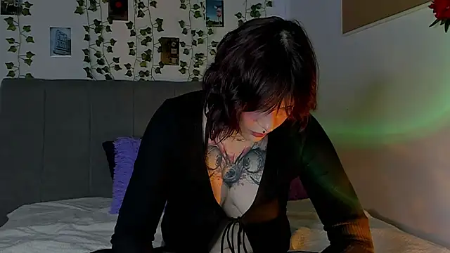 miss Lizzy online show from December 28, 2024, 4:19 am