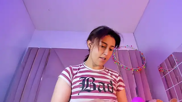 AngelaLinaresx69 online show from April 30, 2026, 5:08 pm