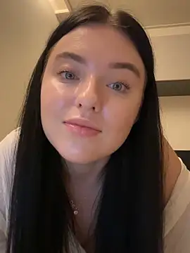 Angela Fosterr online show from October 1, 2025, 3:40 pm