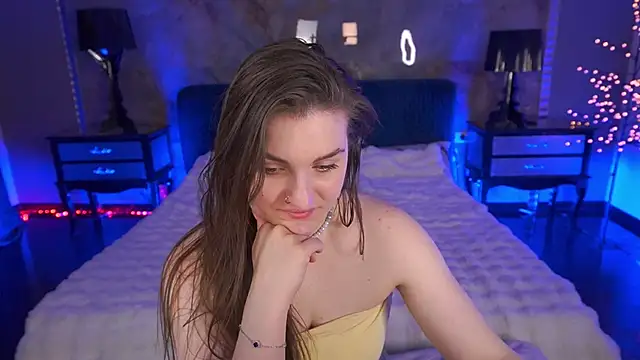 EmmyCharmm online show from June 16, 2026, 5:54 am