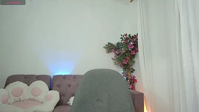 Snapshot of keissy_rincon_ chatting on January 4, 2025, 1:10 am keissy rincon  online show from January 4, 2025, 1:10 am