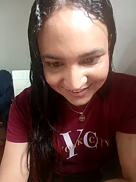 Snapshot of Andrys_ chatting on April 8, 2026, 9:15 pm Andrys online show from April 8, 2026, 9:15 pm
